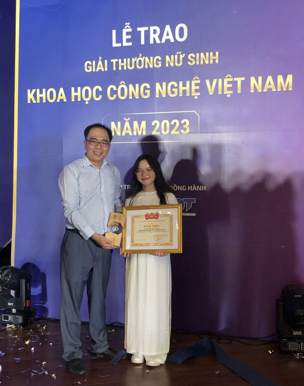 2022 Fisheries Science Best Paper Awards Nguyen Minh Khiem, Yuki Takahashi, Hiroki Yasuma, Dang Thi Hoang Oanh, Tran Ngoc Hai, Vu Ngoc Ut & Nobuo Kimura Use of GIS and machine learning to predict disease in shrimp farmed on the east coast of the Mekong Delta, Vietnam Fish Sci 88, 1–13 (2022) DOI: 10.1007/s12562-021-01577-8 • Read the article online